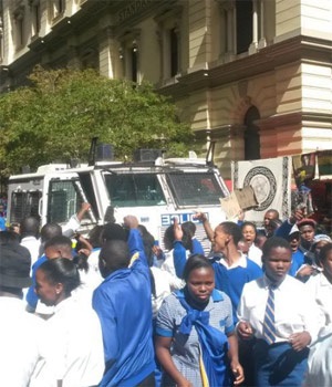 Südafrika | Kapstadt | Protest von Schülern vor Bildungsministerium