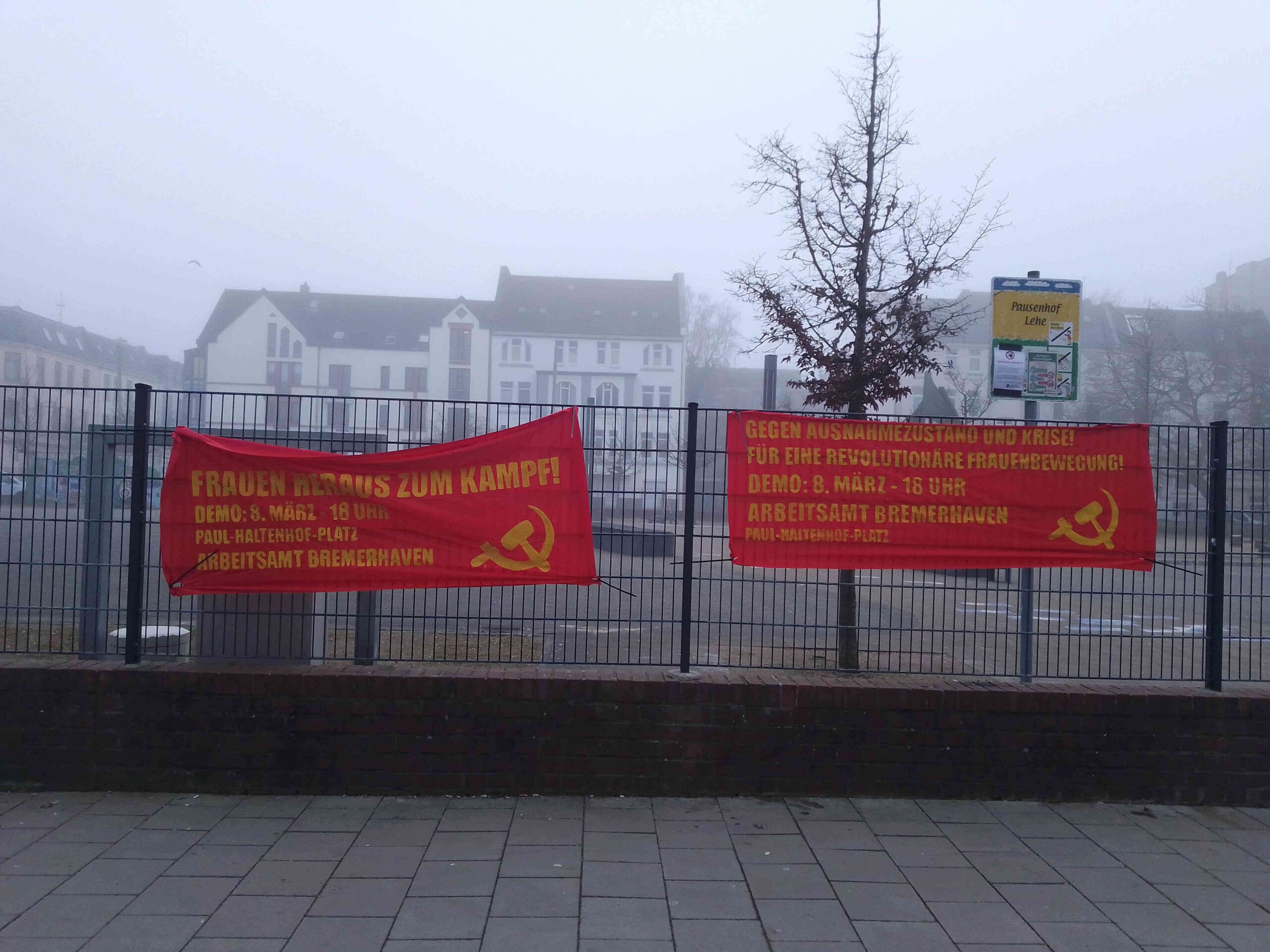 8. März in Bremerhaven: Transparente an Spielplatz aufgehangen