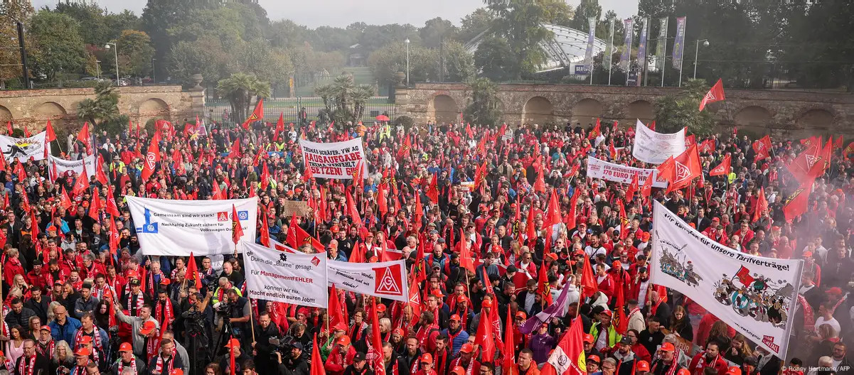 VW: Werksschließungen wahrscheinlicher; Sorge wegen Strafzöllen