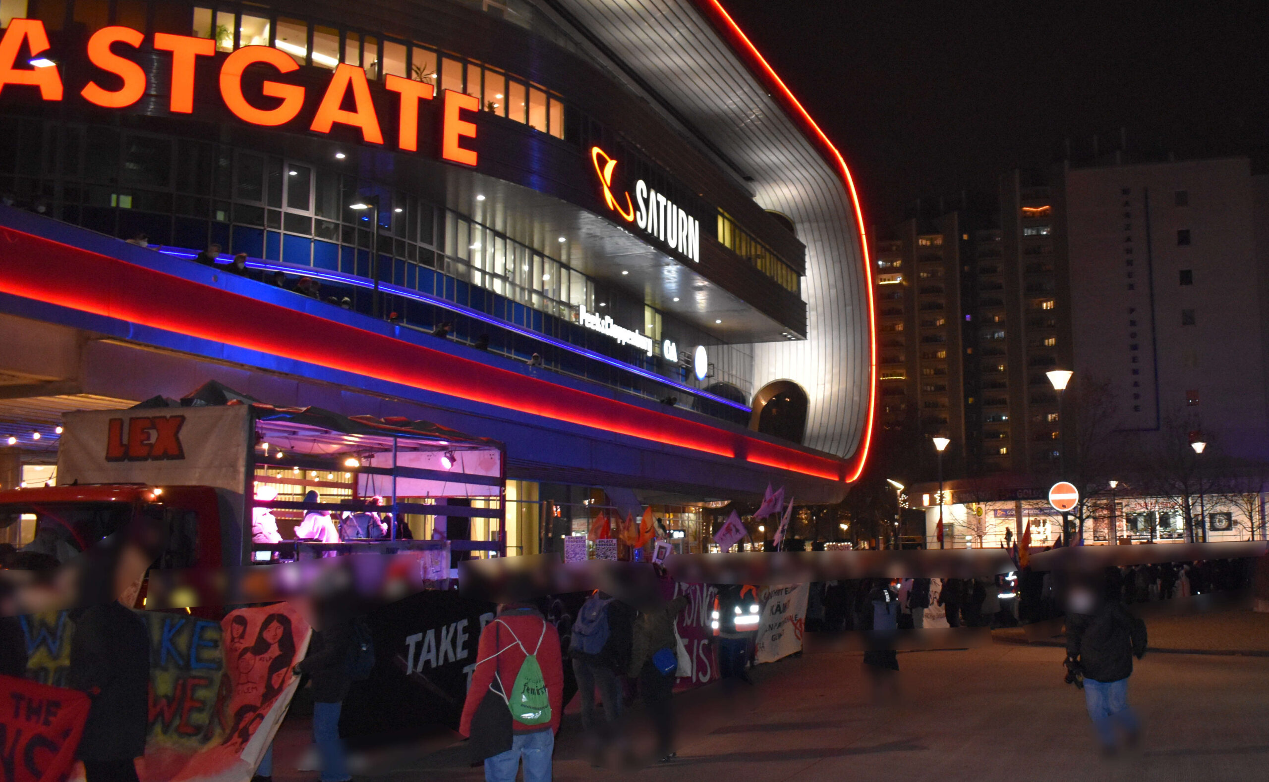 Berlin: Aktion zum Tag gegen Gewalt an Frauen