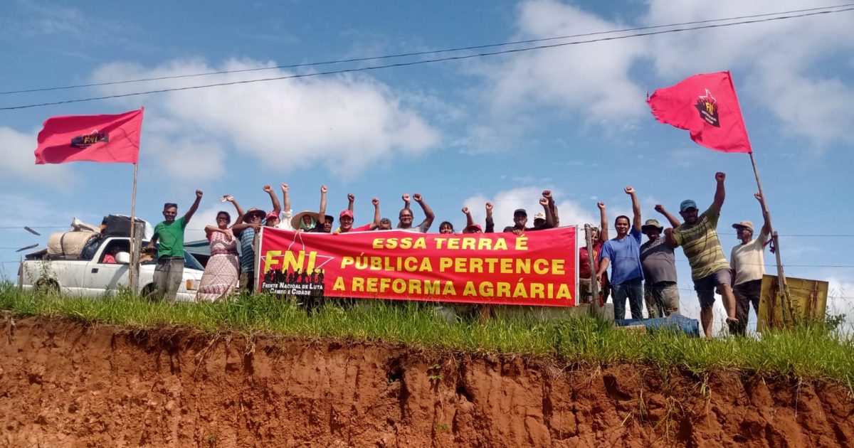 Brasilien: Gegen die Krise stellen sich 1400 Bauernfamilien den Bewaffneten gegenüber und übernehmen große Ländereien im ganzen Land