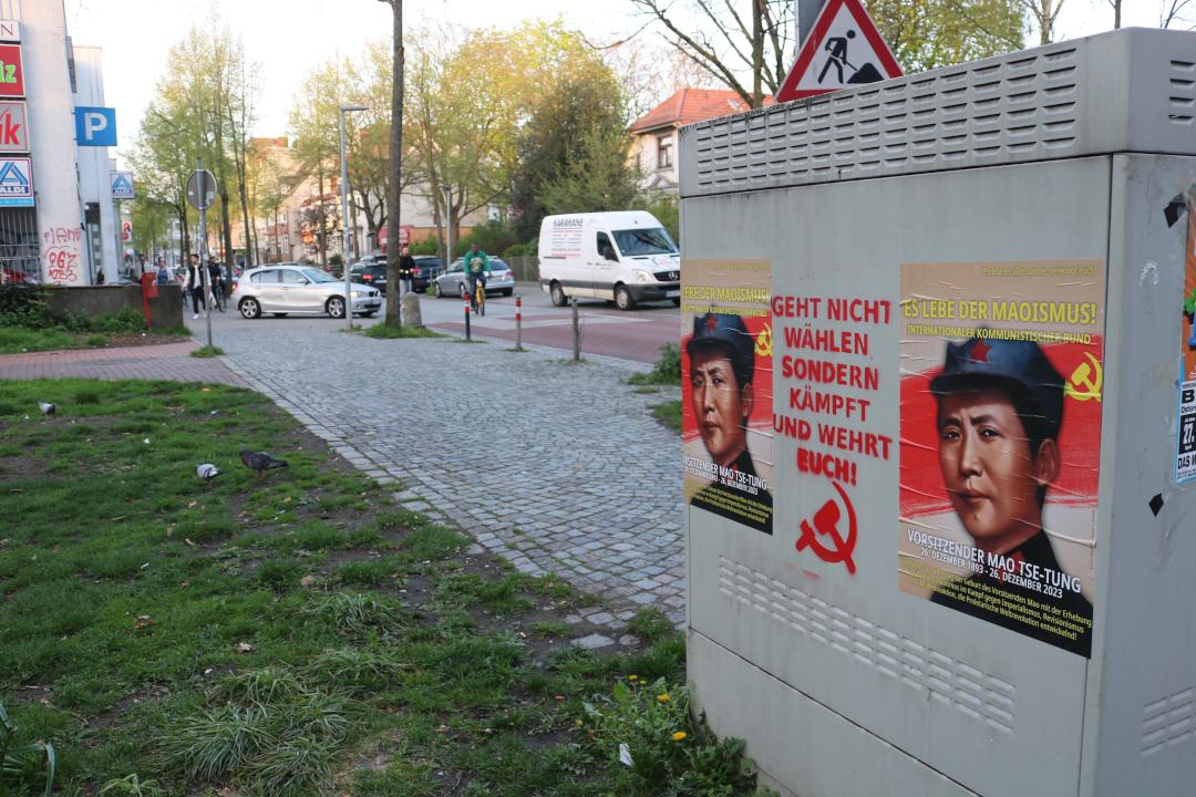 Bremen: Plakte für 130 Jahre Vorsitzender Mao
