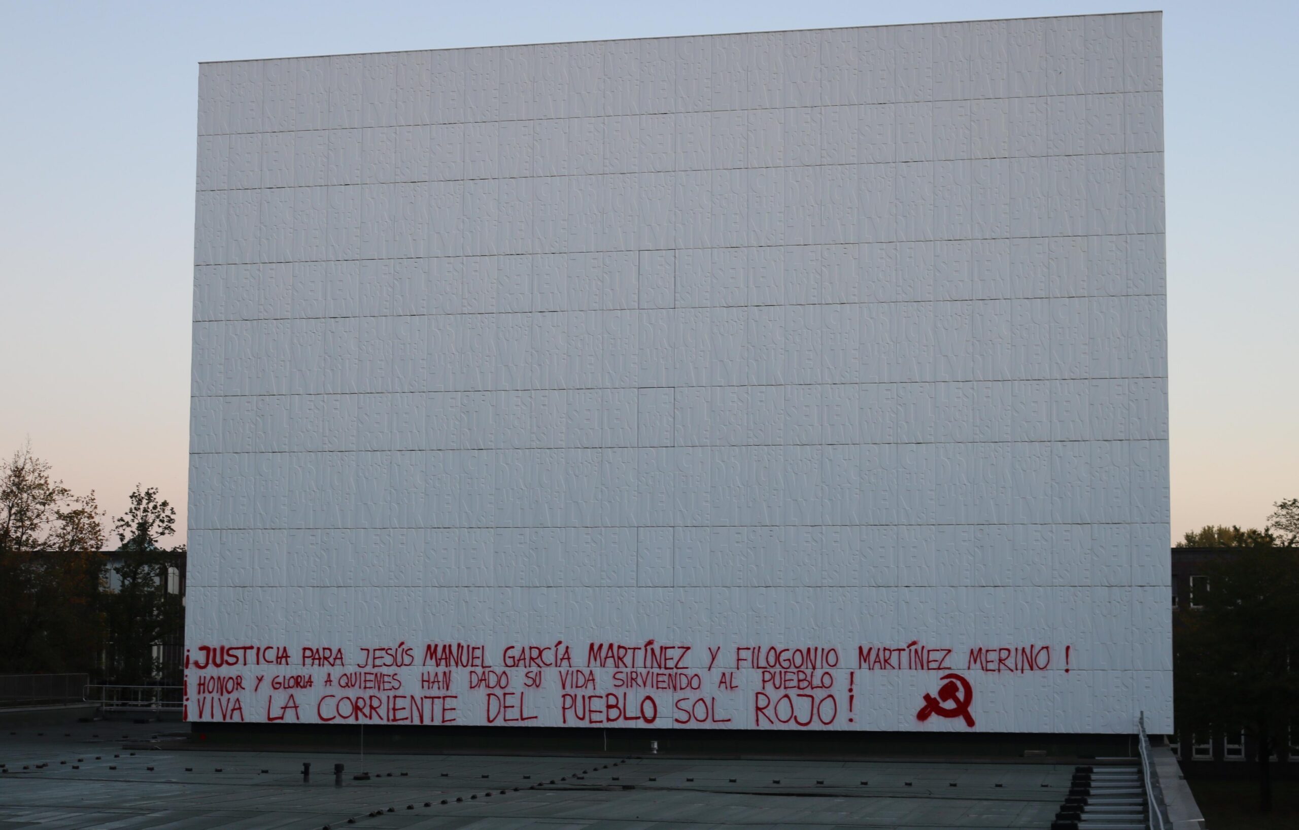 Bremen: Painting for the murdered Mexican comrades
