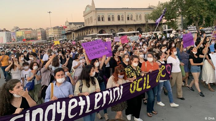 Erneute Massenproteste gegen Frauenmorde in der Türkei