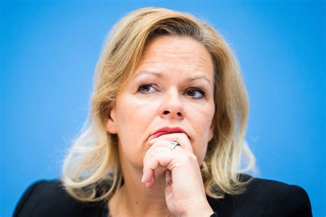 Abschiebungen wegen Social-Media Likes.