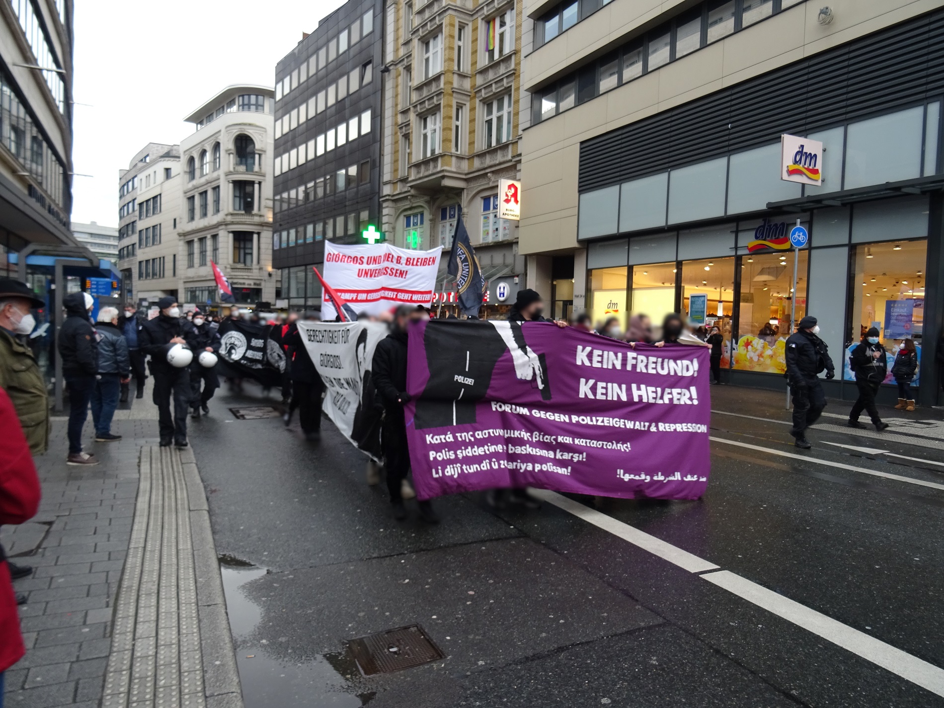 Wuppertal: Demonstration of the coalition „Forum Against Police Violence“ against the murder of Giórgios Zantiótis