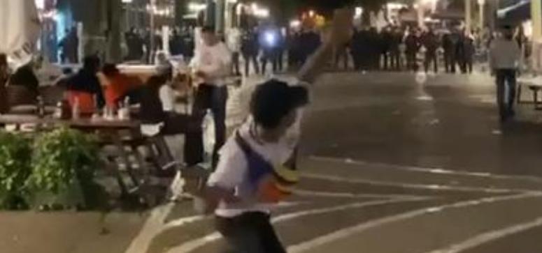 Frankfurt am Main: Kämpfe gegen die Polizei