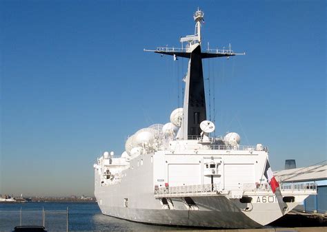 Frankreich entsendet Militär ins Mittelmeer