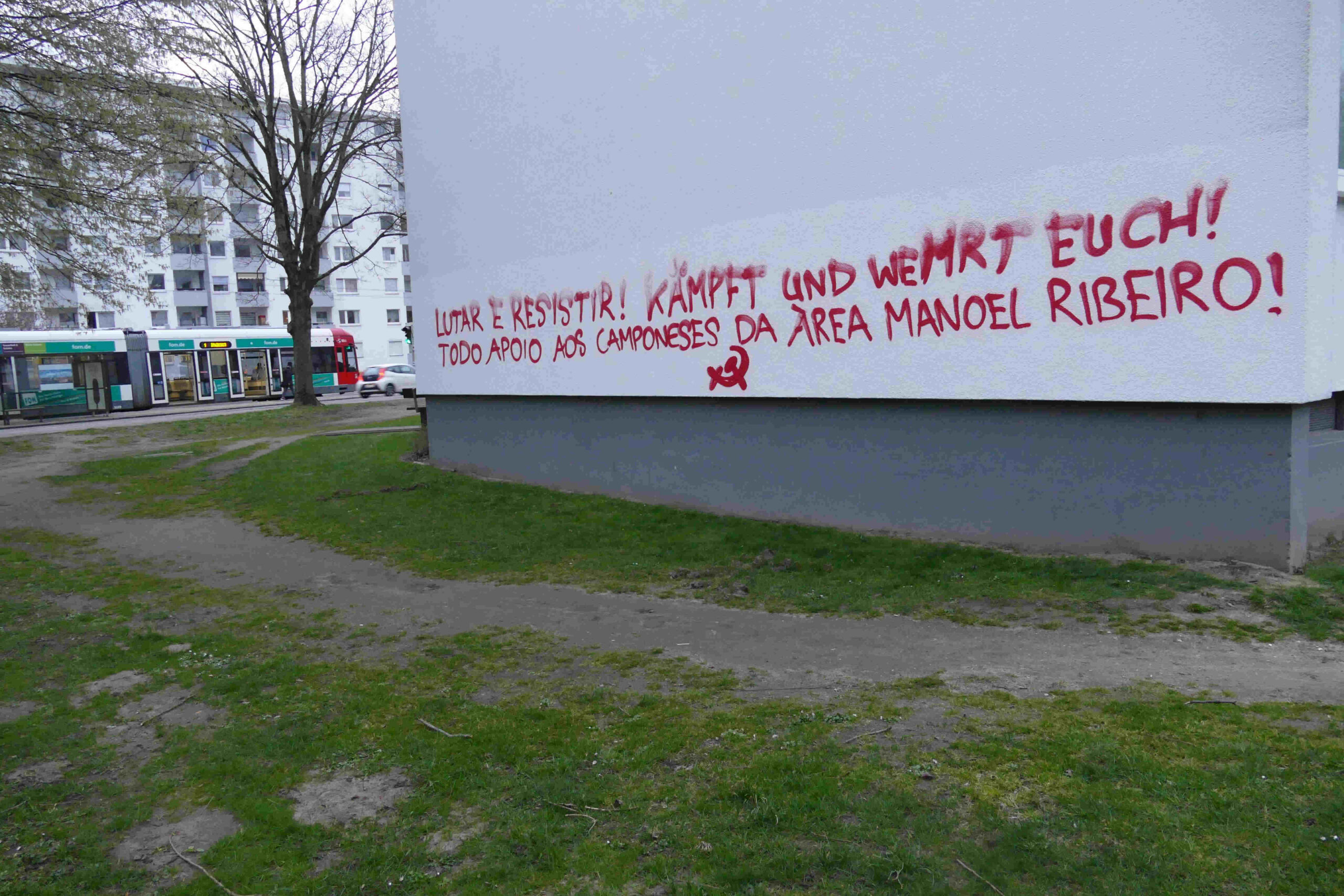 Bremen: Graffiti in solidarity with the revolutionary peasant movement in Brazil
