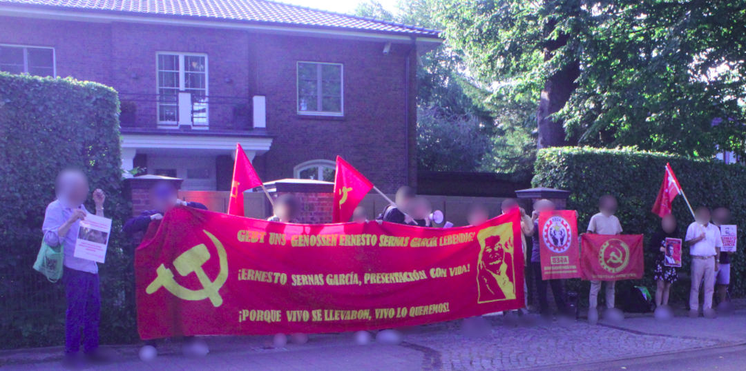 Hamburg: „¡Ernesto Sernas García, presentación con vida!“