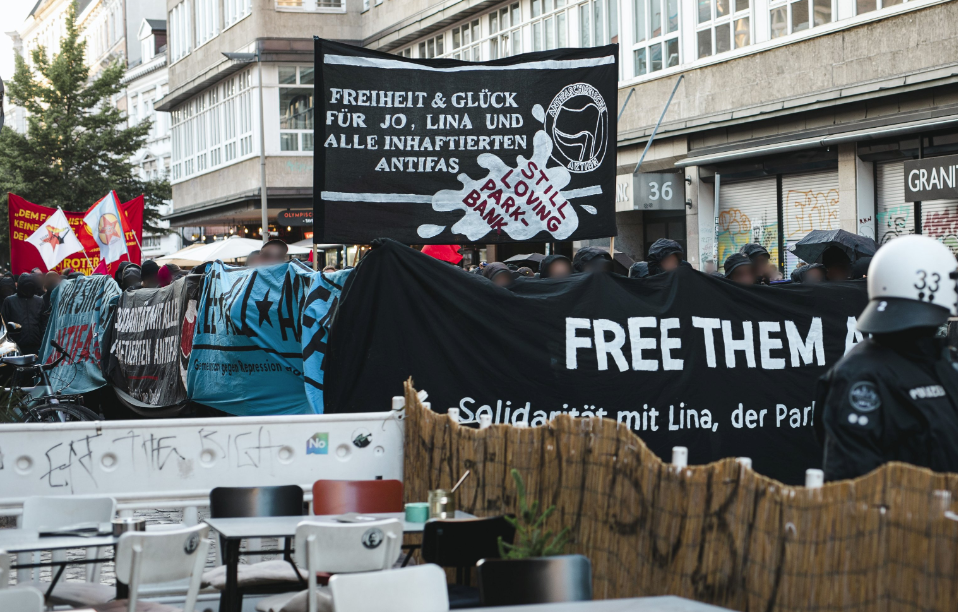 Hamburg: Demonstration gegen die Verurteilungen im Antifa Ost Verfahren