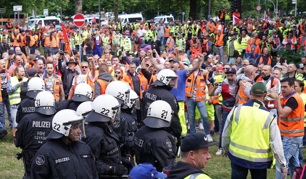 Disputes in port workers’ strike – and a lazy compromise in Hamburg