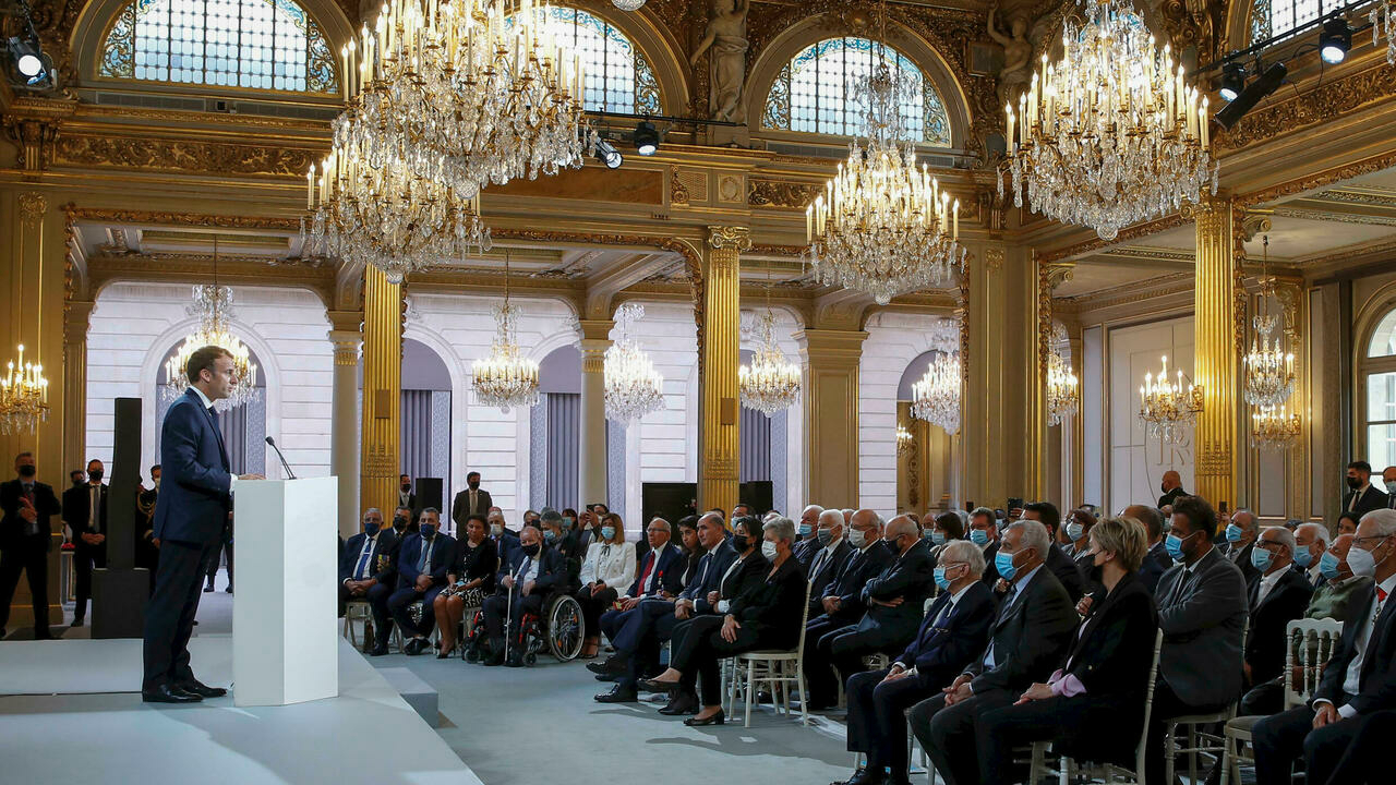 France: Treason wants money