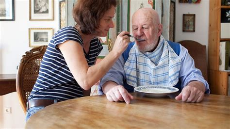 Armutsfalle Angehörigenpflege: Vorschläge und keine Veränderung