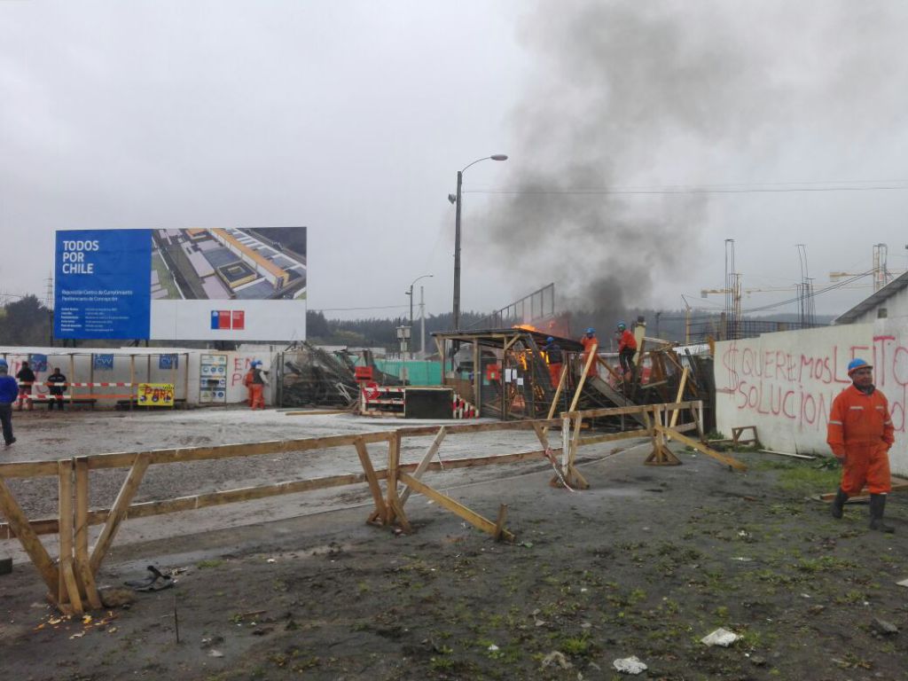 Militanter Streik nach Kündigungswelle von Bauerabeitern in El Manzano, Chile