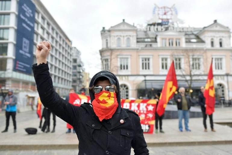 Tjen Folket: On the ongoing struggle against a rightist line in Serve the People