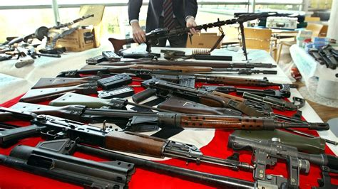 Hamburg: 250 Waffen bei Nazi gefunden