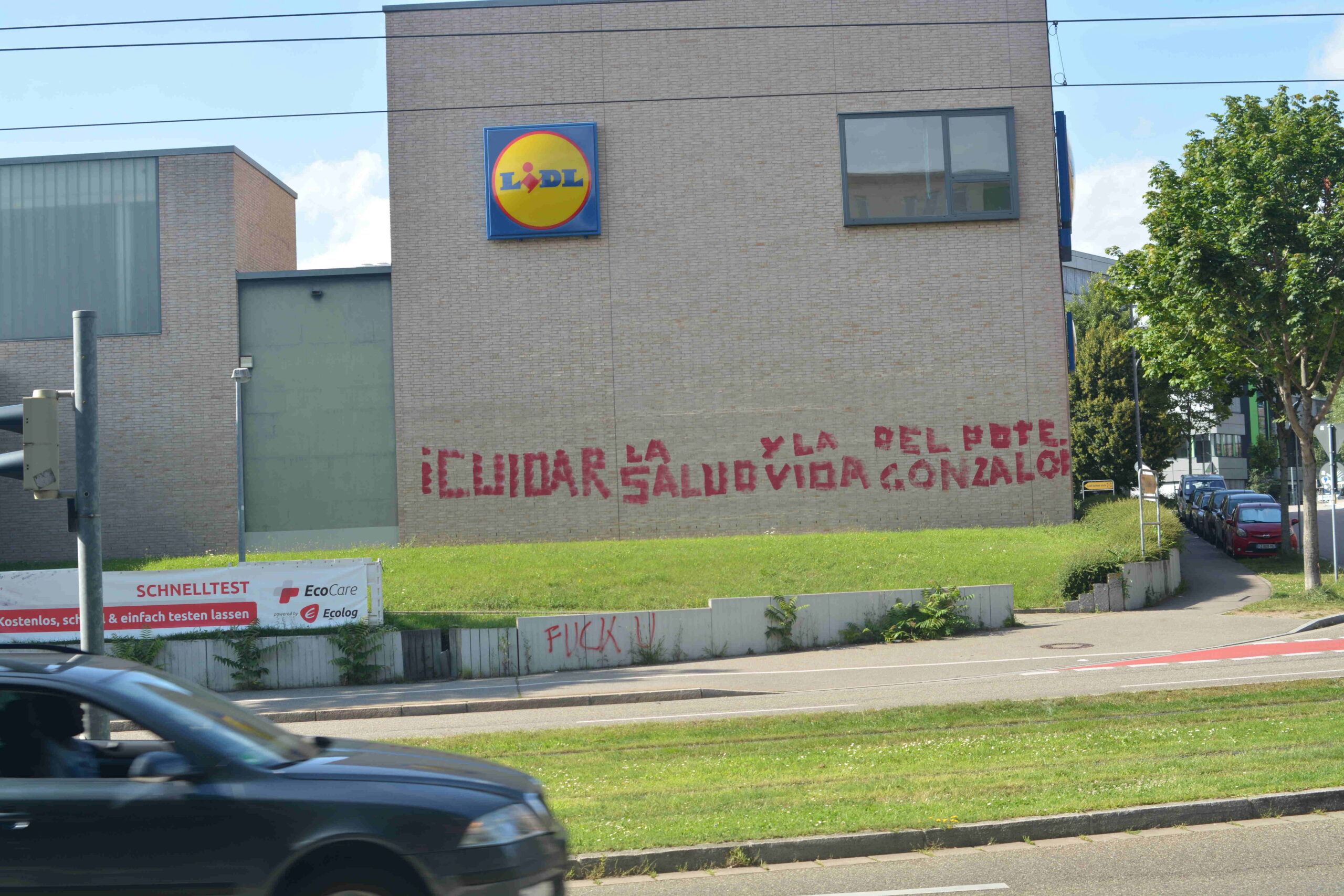 Graffitis for Chairman Gonzalo in Freiburg