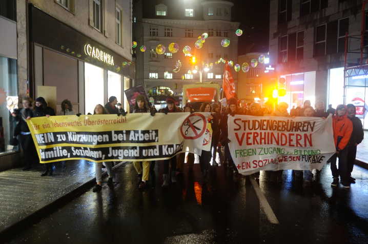 Österreich: Die neue Regierung ist ein Feind der Frauen!