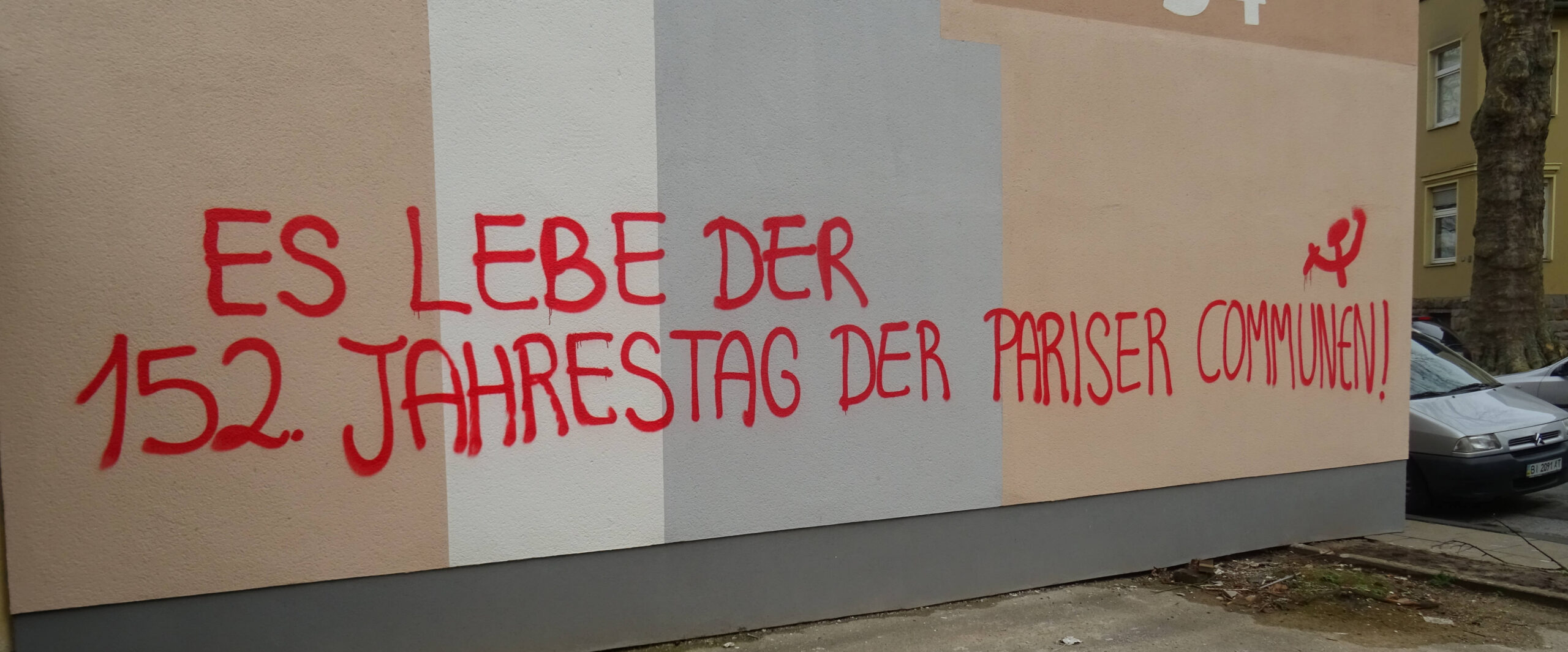 Essen: “Long live the 152nd anniversary of the Paris Commune!”