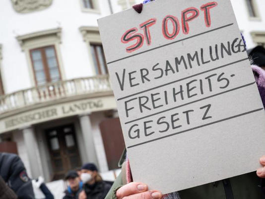 Auch Hessen plant ein reaktionäres Versammlungsgesetz