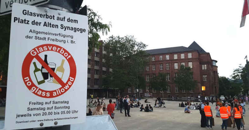Freiburg: Glasflaschenverbot am Platz der Alten Synagoge