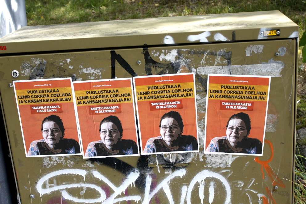 Solidaritätsplakate in Finnland mit Lenir Correia Coelhon