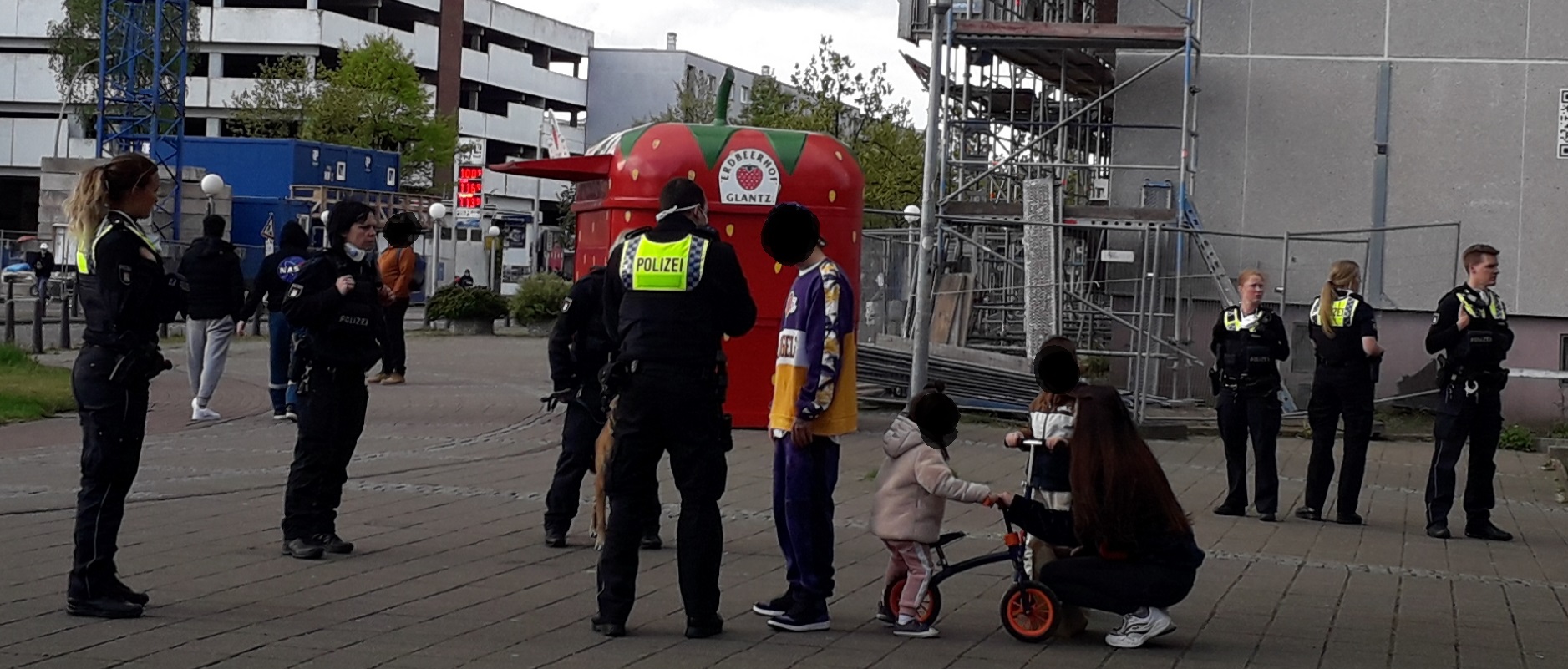 HAMBURG: Arbeiterviertel polizeilich besetzt