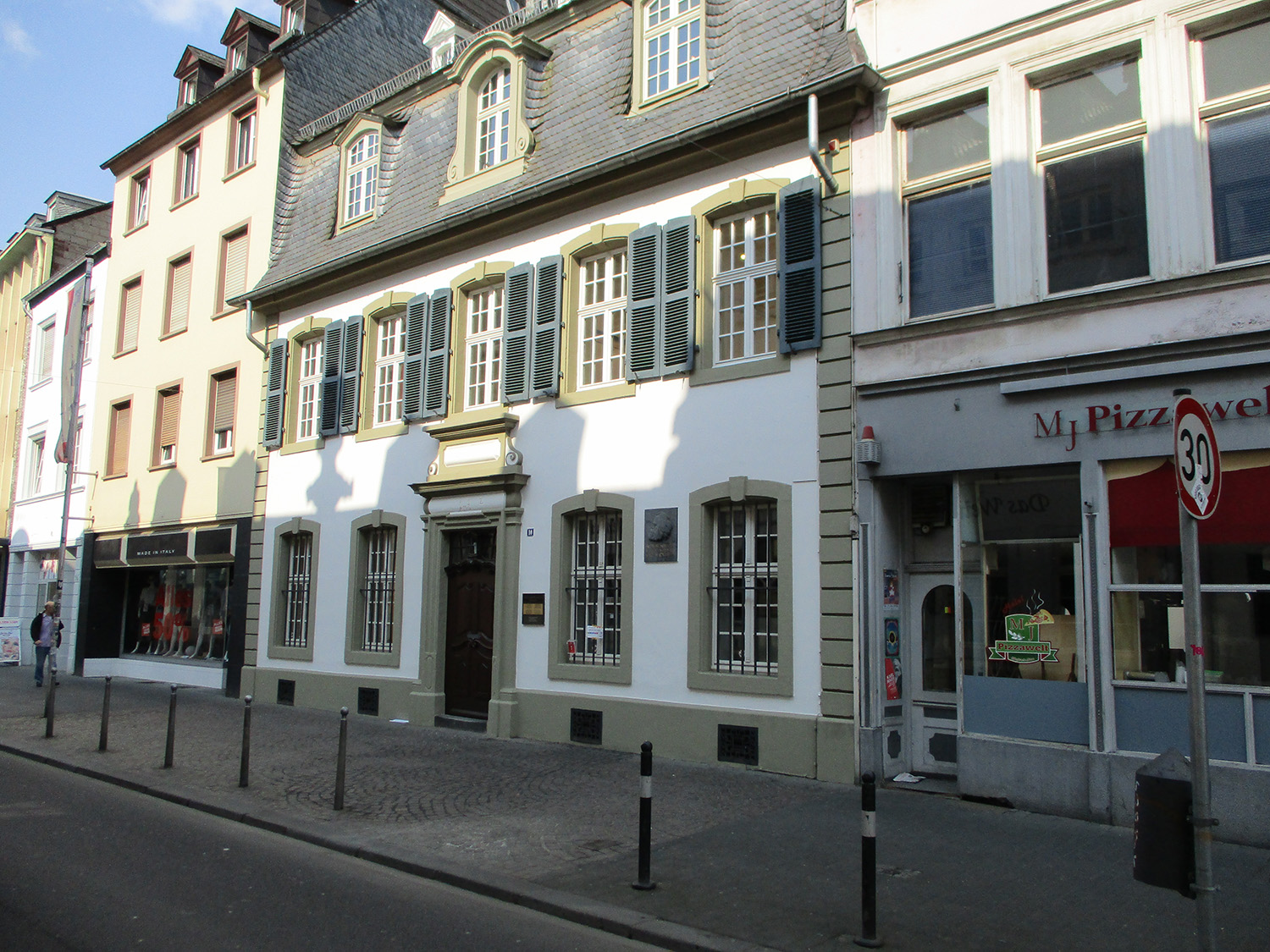 Video: 200th birthday of Karl Marx in Trier