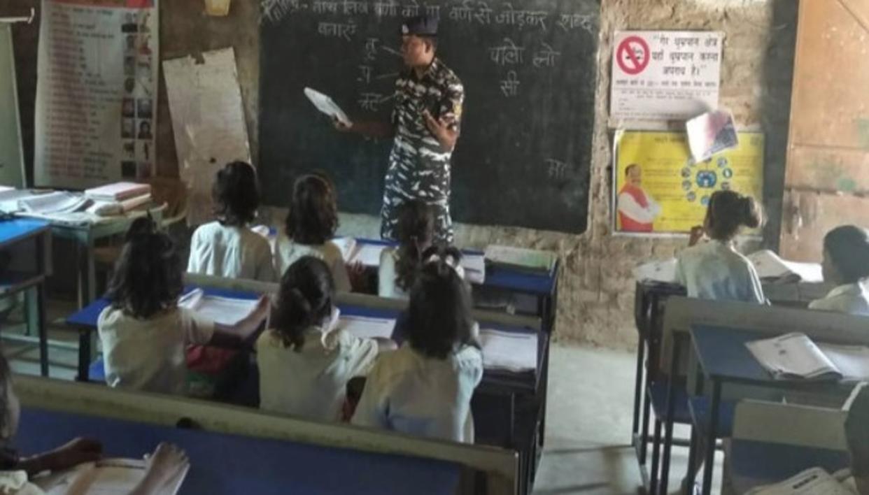 India: Anti-Maoist police invade schools to break teachers’ strike