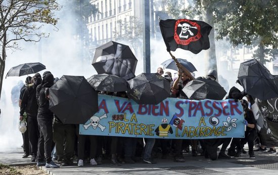 Frankreich: 4000 Gelbwesten in Nantes