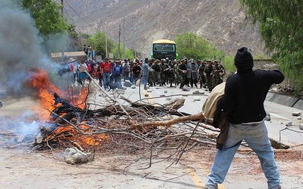 El pueblo peruano están luchando y se defiende