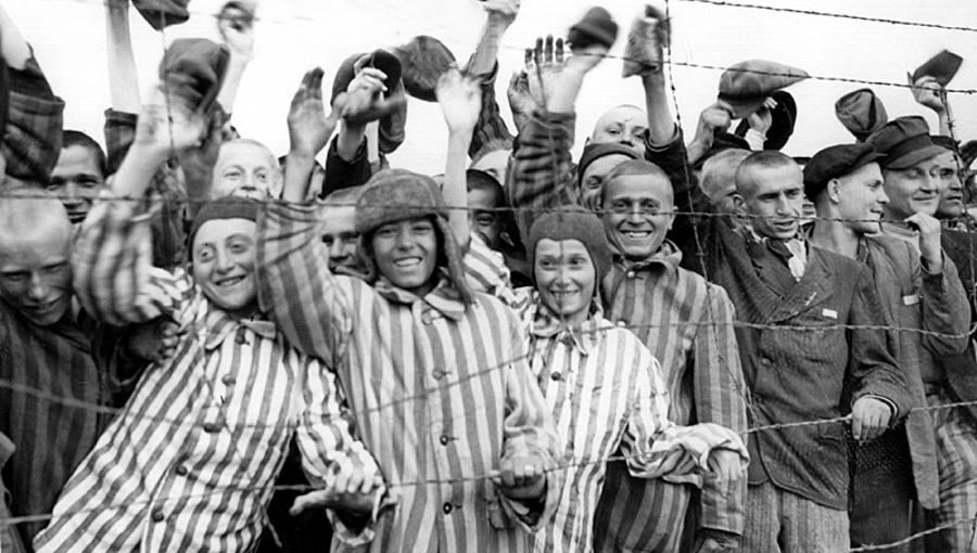 Befreiung von Auschwitz: Wer nicht feiert hat verloren!